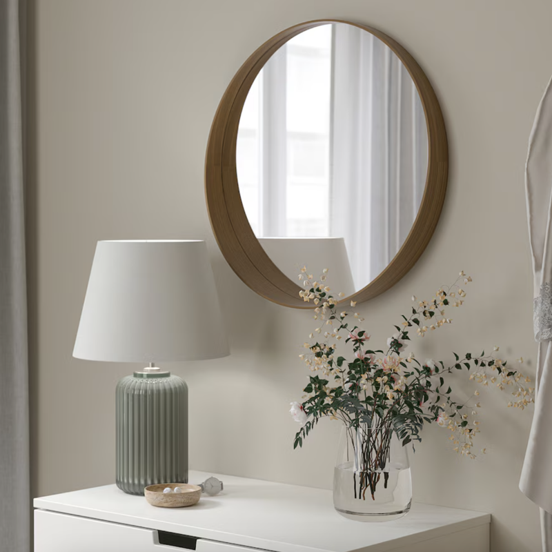 Mírate y mírate con estos espejos de Ikea perfectos para tu recibidor 
